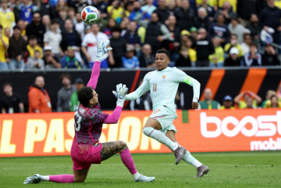 Brasil não aproveita superioridade numérica e perde para a França nos Estados Unidos