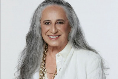 Vídeo! Maria Bethânia exalta enredo da Mangueira