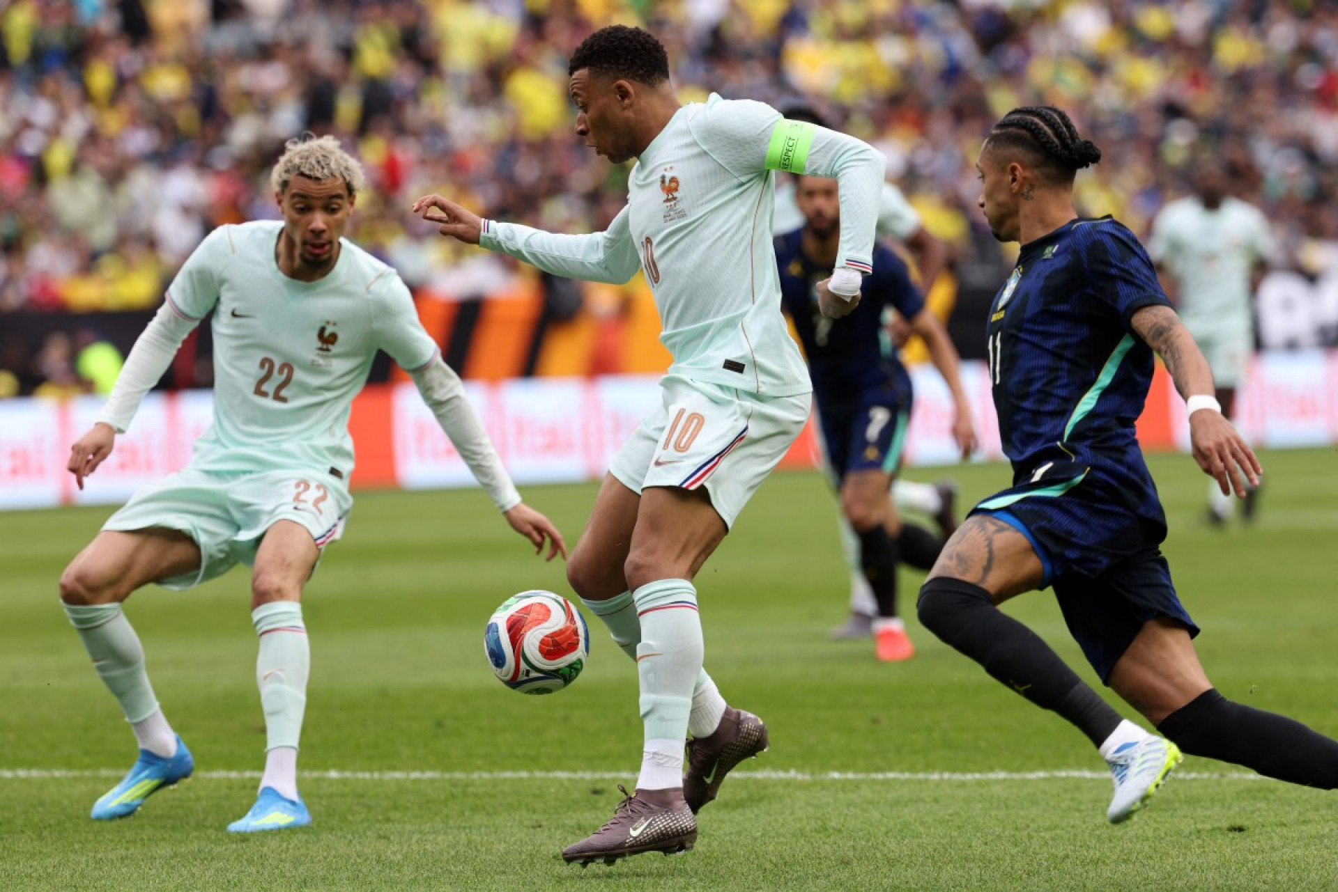 Brasil e França se enfrentaram em Boston - AFP