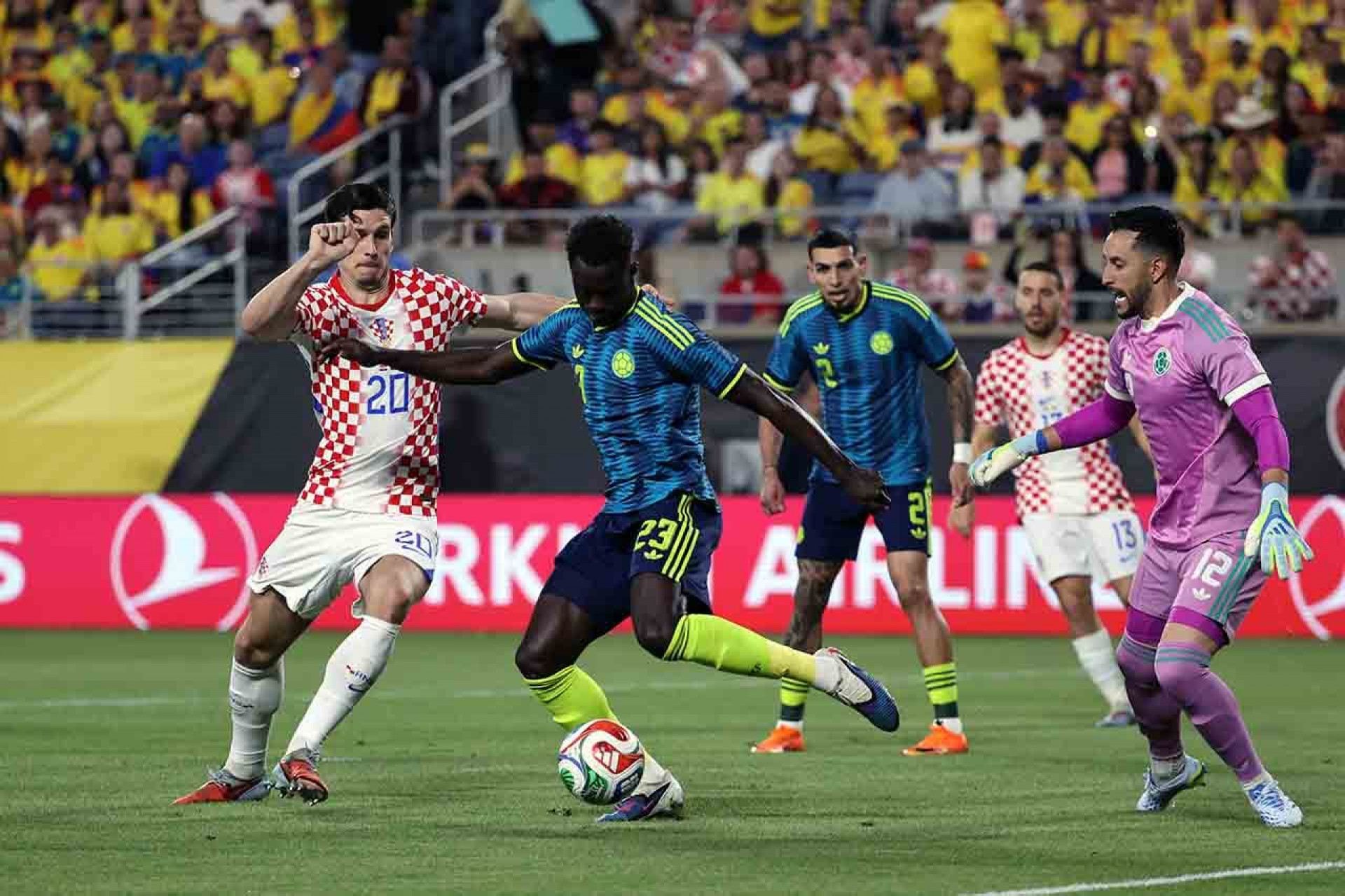 Cro&aacute;cia, rival do Brasil na ter&ccedil;a, vence a Col&ocirc;mbia de virada