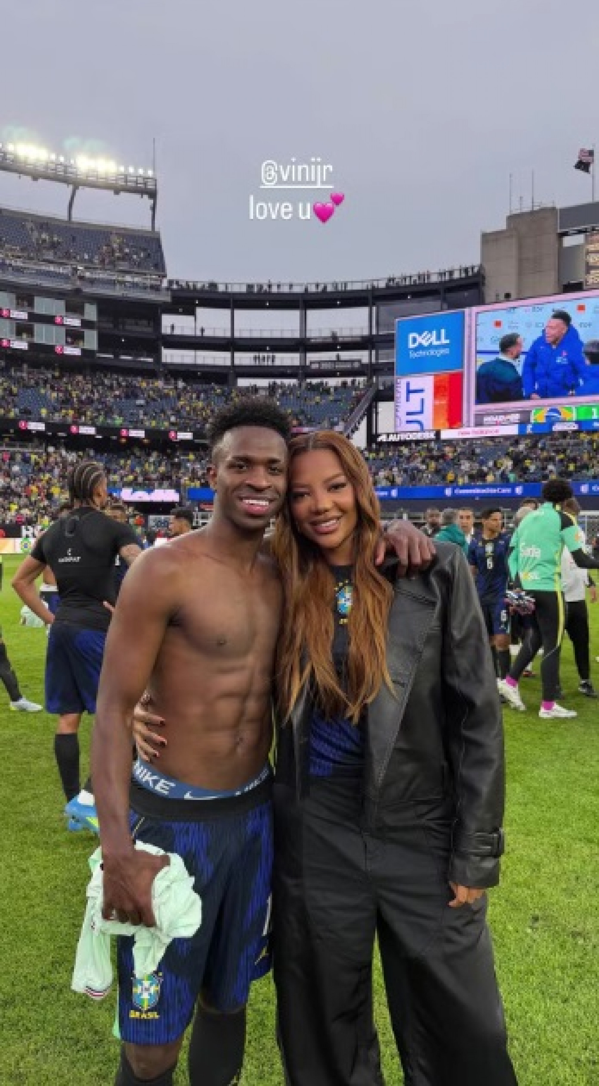 Ludmilla vai a amistoso nos EUA, premia Mbappé e se declara a Vini Jr.: \'Te amo\'
