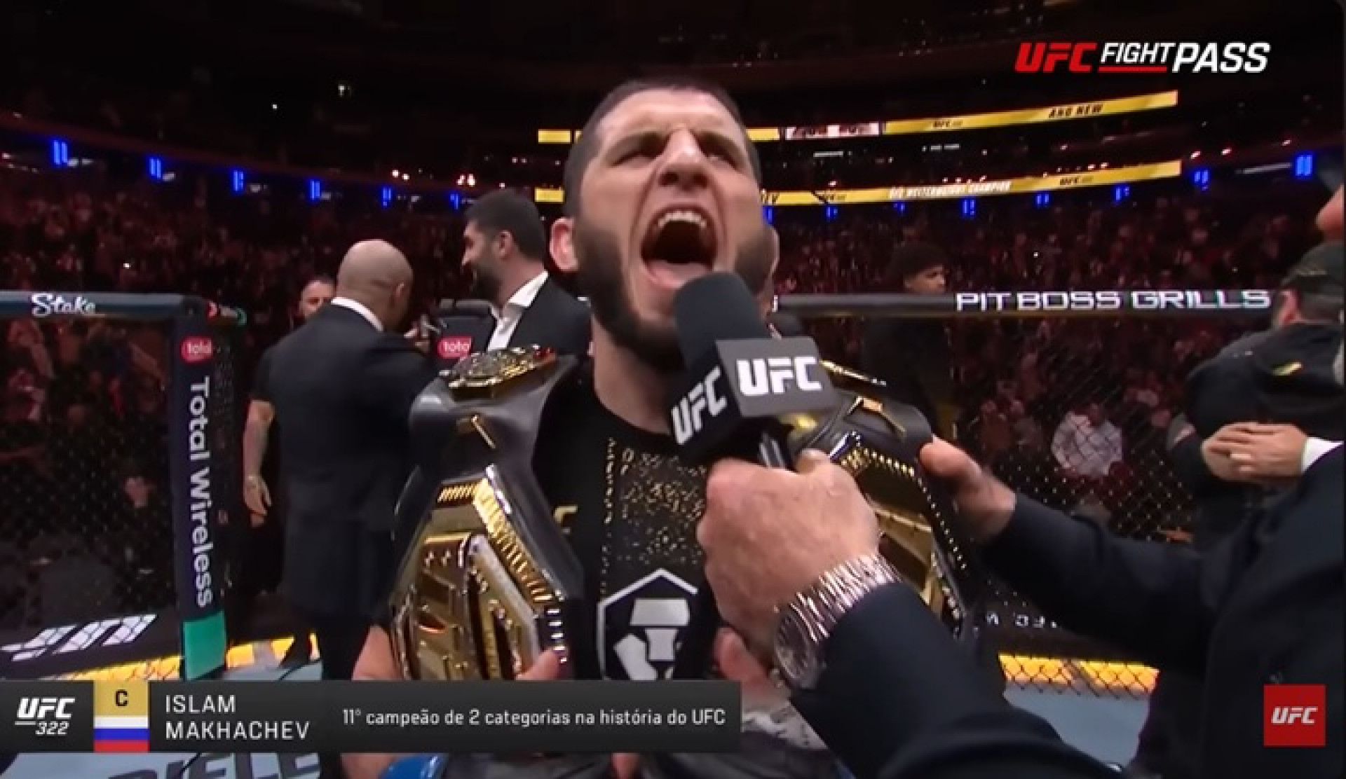 Empresário de Makhachev aponta primeira defesa do cinturão meio-médio do UFC para julho