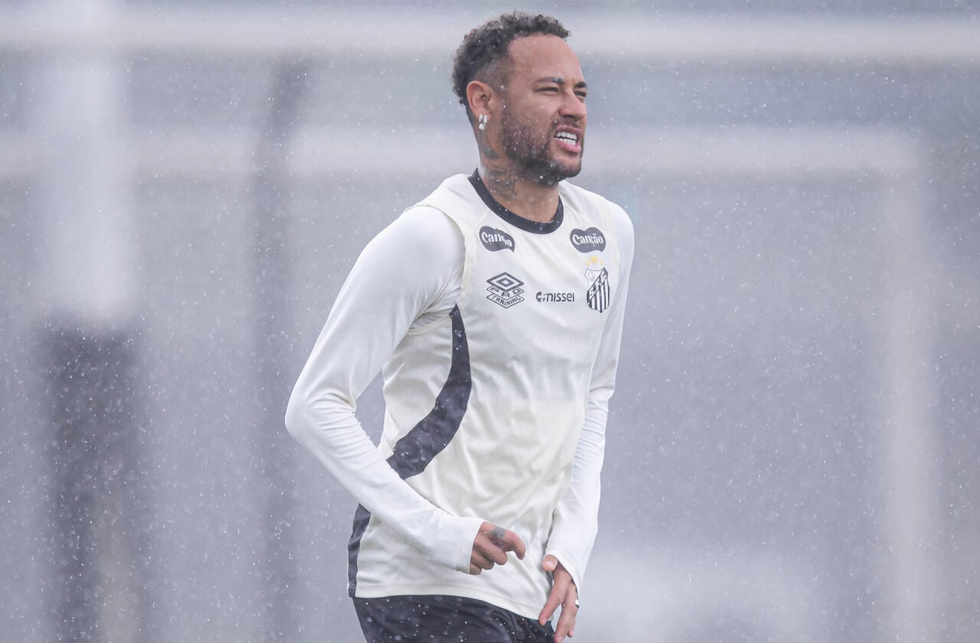 Zico pede mais profissionalismo de Neymar, mas faz elogio: “Sou f&atilde;”