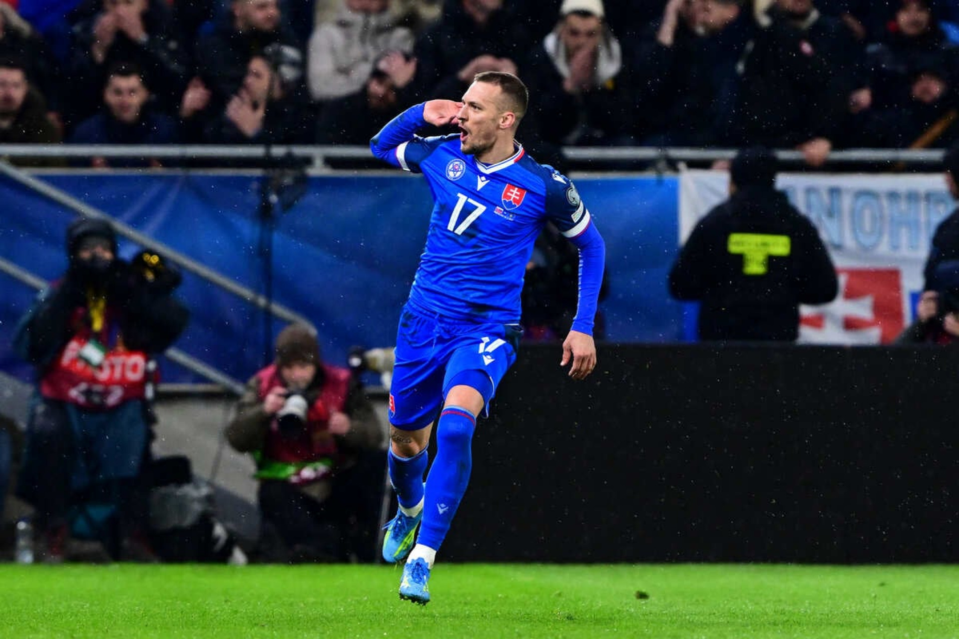 Kosovo vira para cima da Eslov&aacute;quia e vai enfrentar a Turquia por vaga na Copa do Mundo