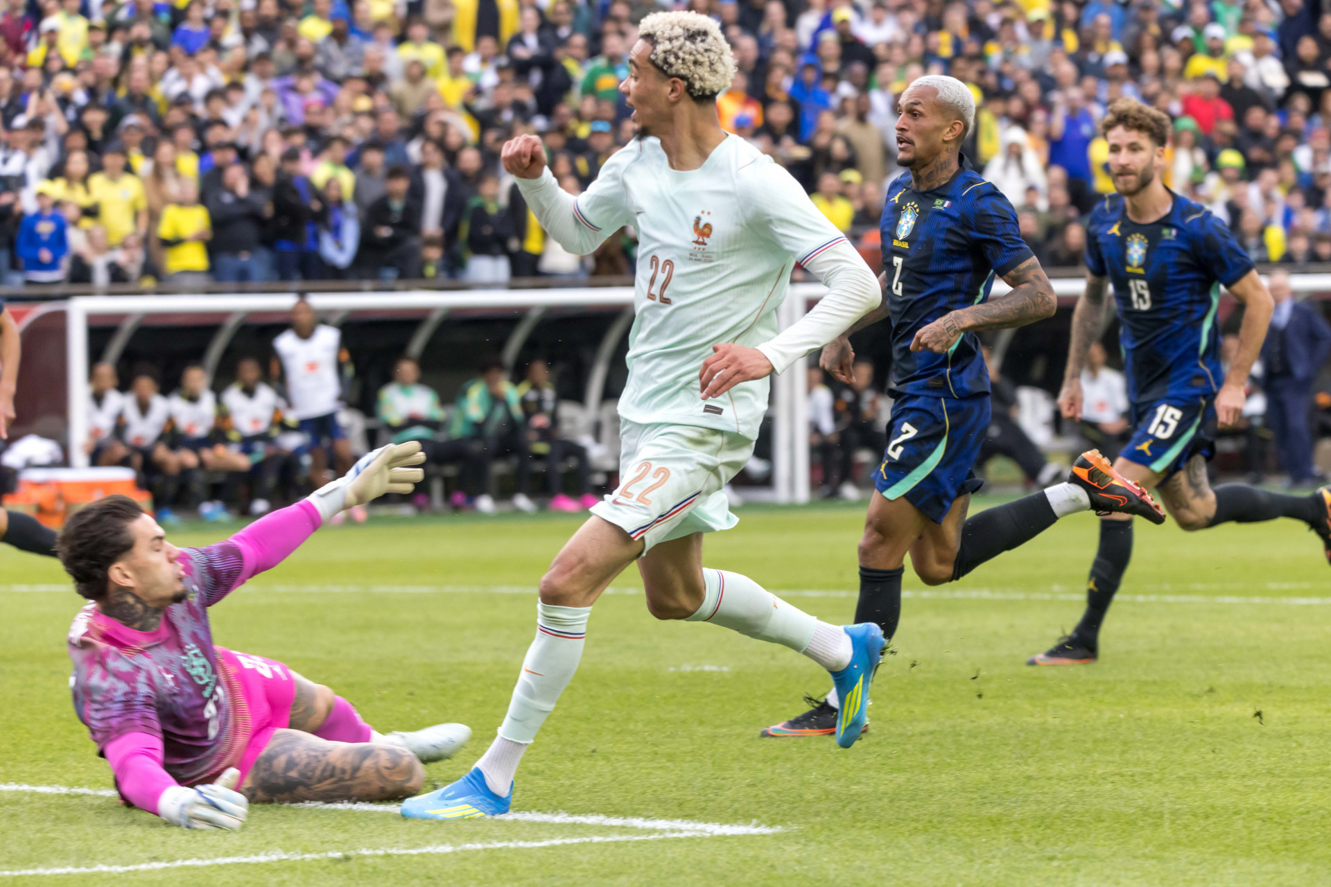 Foxborough (Estados Unidos), 26/03/2026 - Brasil x Fran&ccedil;a -   Hugo Ekitik&eacute; da Fran&ccedil;a durante partida amistosa entre Brasil e Fran&ccedil;a no Gillette Stadium na cidade de Foxborough (MA) nos Estados Unidos nesta quinta-feira, 26.