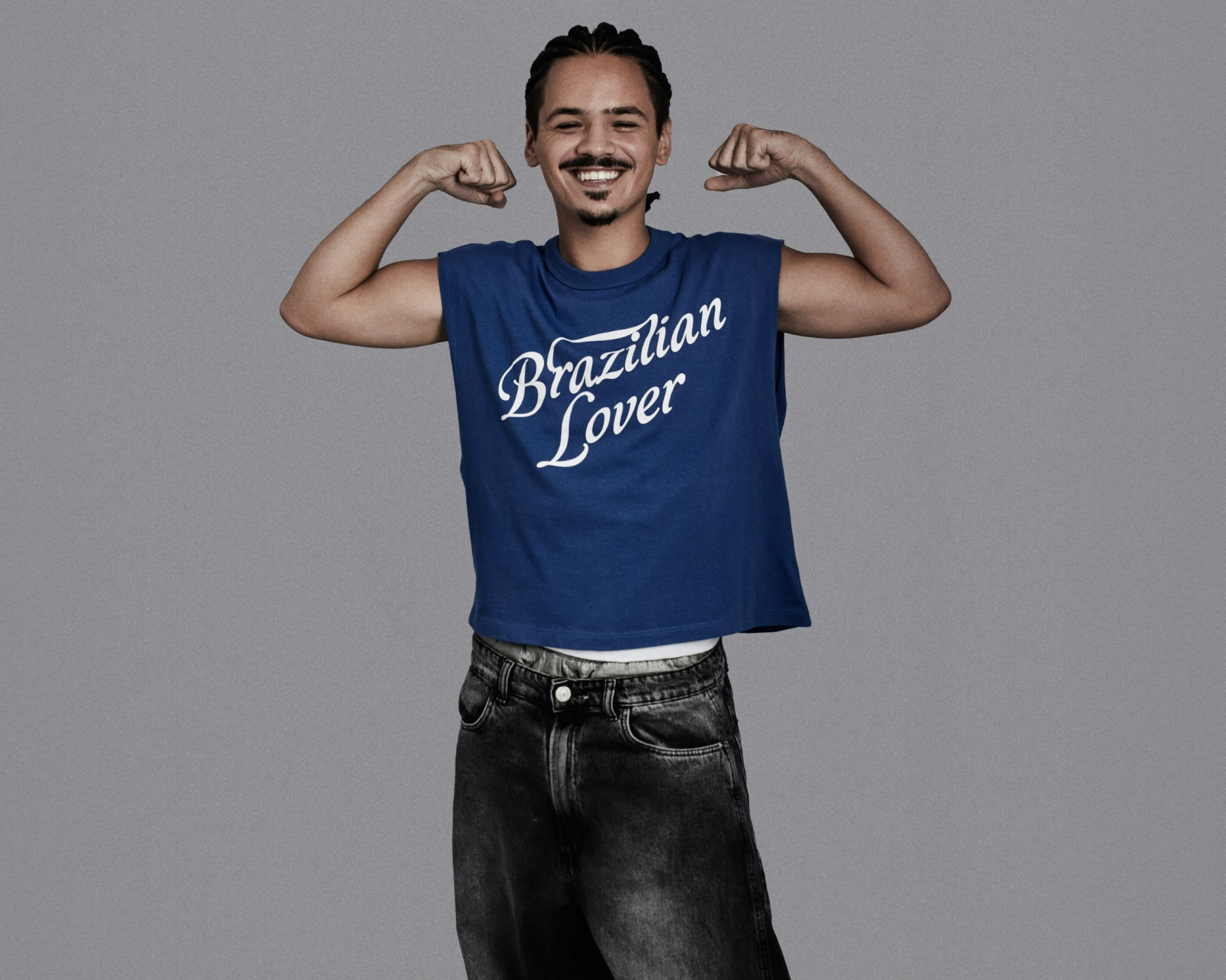 Lucas Righi celebra estreia em novela das 21h e repercussão nas redes - Divulgação/Balbino