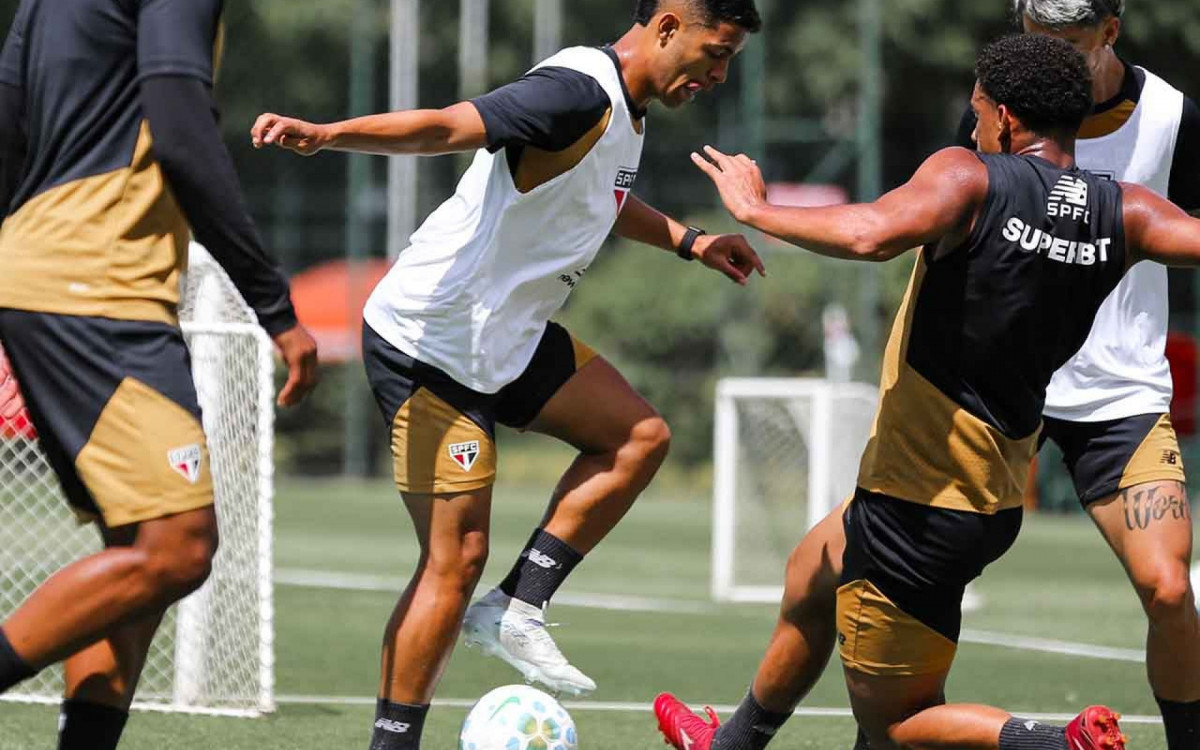 Maik &eacute; poupado e jovens da base participam de treino do S&atilde;o Paulo