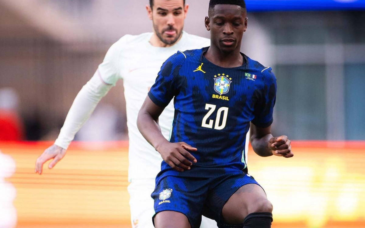 Solu&ccedil;&atilde;o para a Sele&ccedil;&atilde;o Brasileira passa pelos p&eacute;s de Luiz Henrique e Danilo