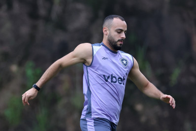 Corinthians desiste, e Arthur Cabral segue no Botafogo neste primeiro semestre