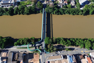 Prefeitura de Volta Redonda inicia manutenção preventiva em ponte que liga os bairros Niterói e Aterrado neste sábado (28)
