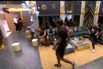 'BBB 26': Juliano e Jordana se acusam de empurrão e pedem expulsão; veja 