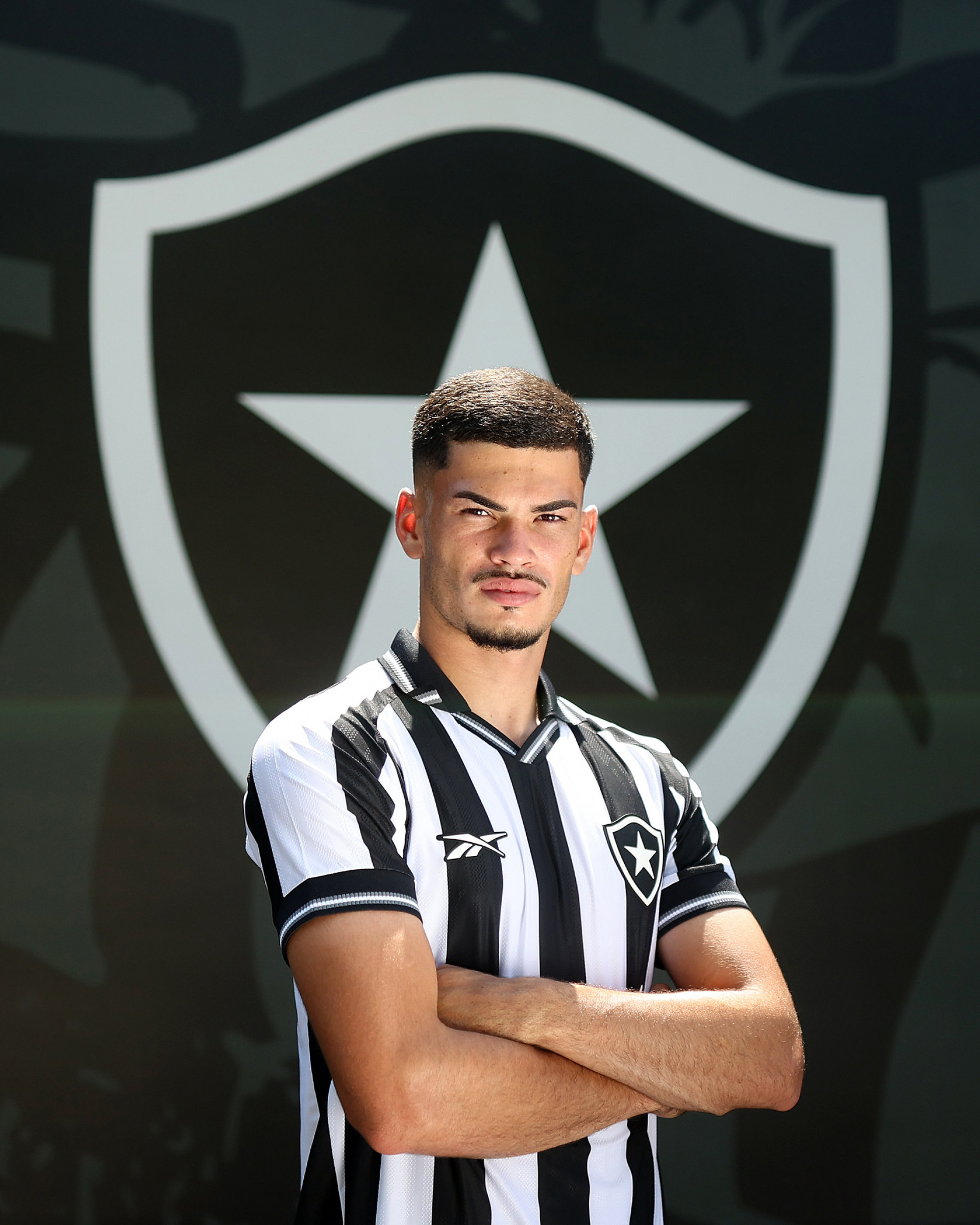 Grande promessa do futebol brasileiro, Anthony chega para reforçar o setor defensivo do Fogão