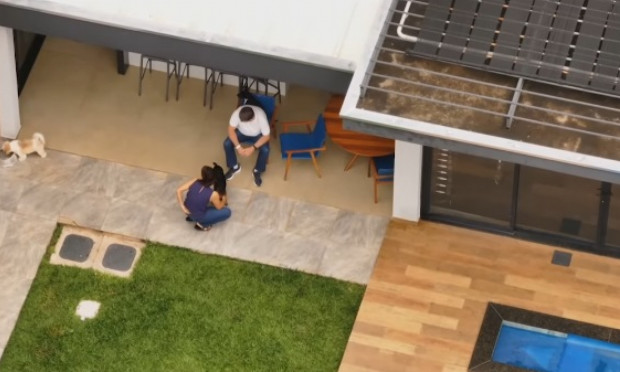 Bolsonaro recebe alta hospitalar e começa a cumprir prisão domiciliar