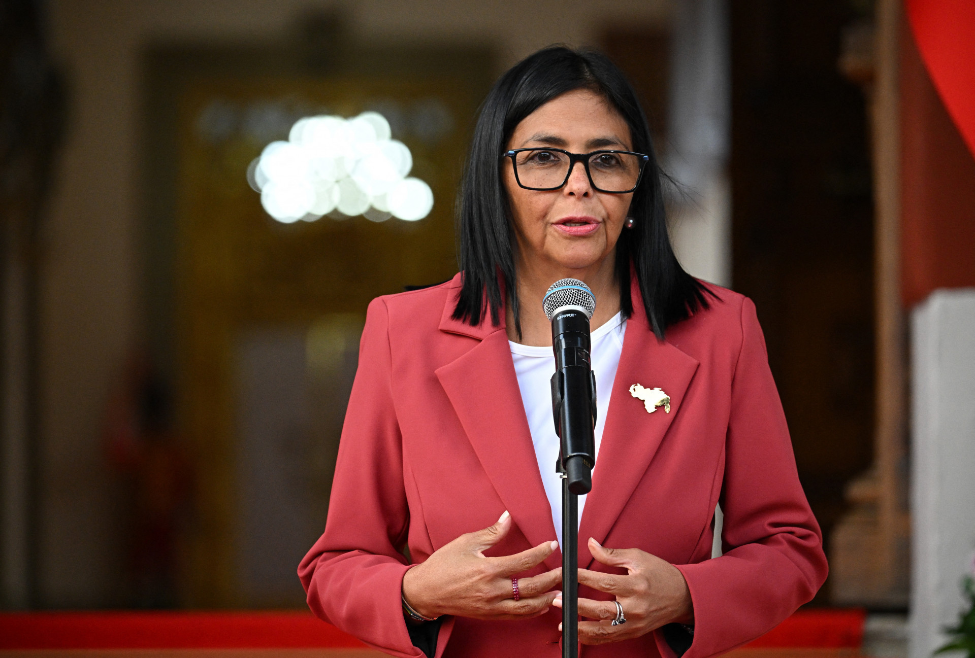 Presidente interina afirma que Venezuela 'nunca' considerou se tornar o 51º estado dos EUA