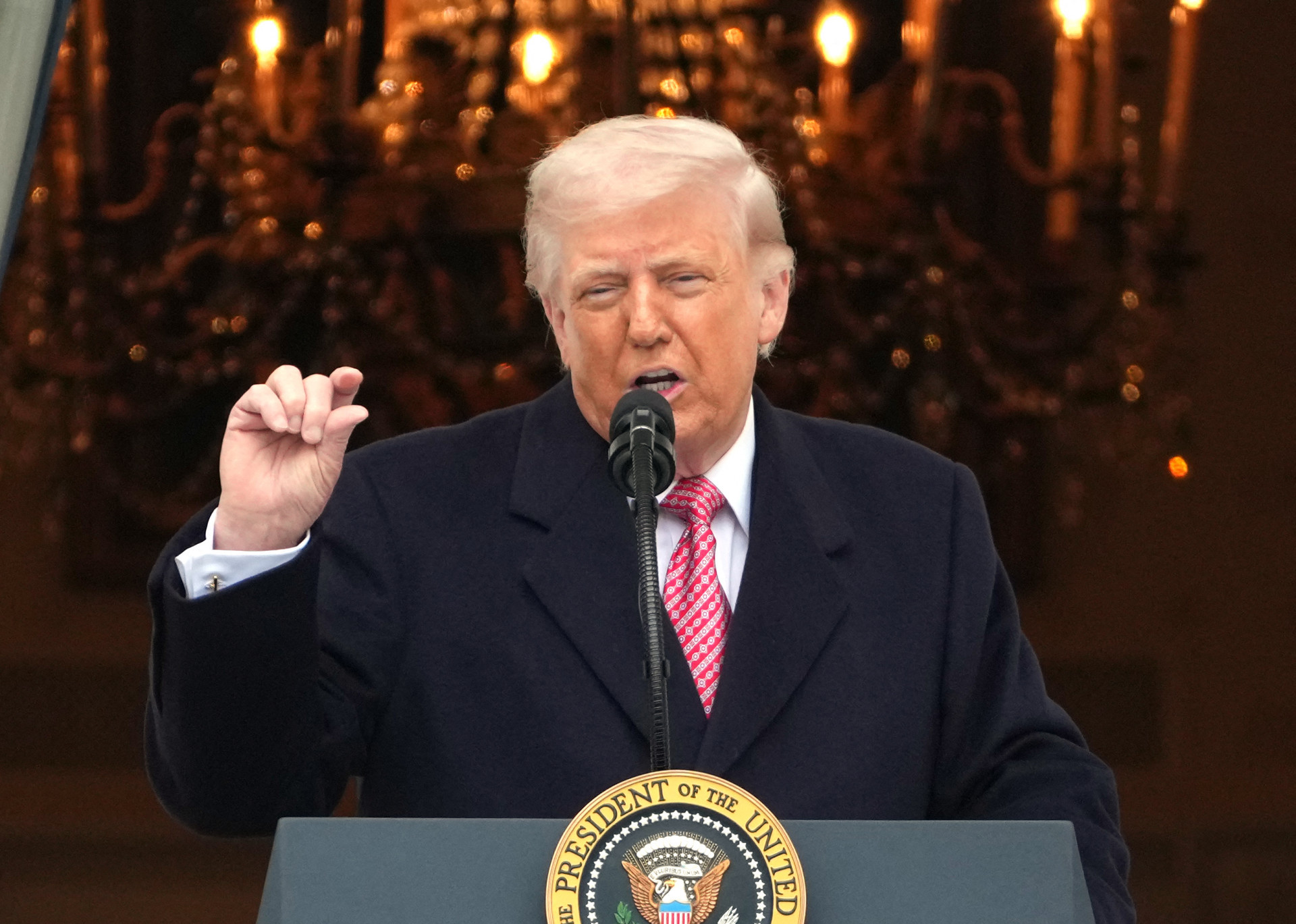 Trump ameaça destruir ilha de Kharg se não houver acordo com Irã