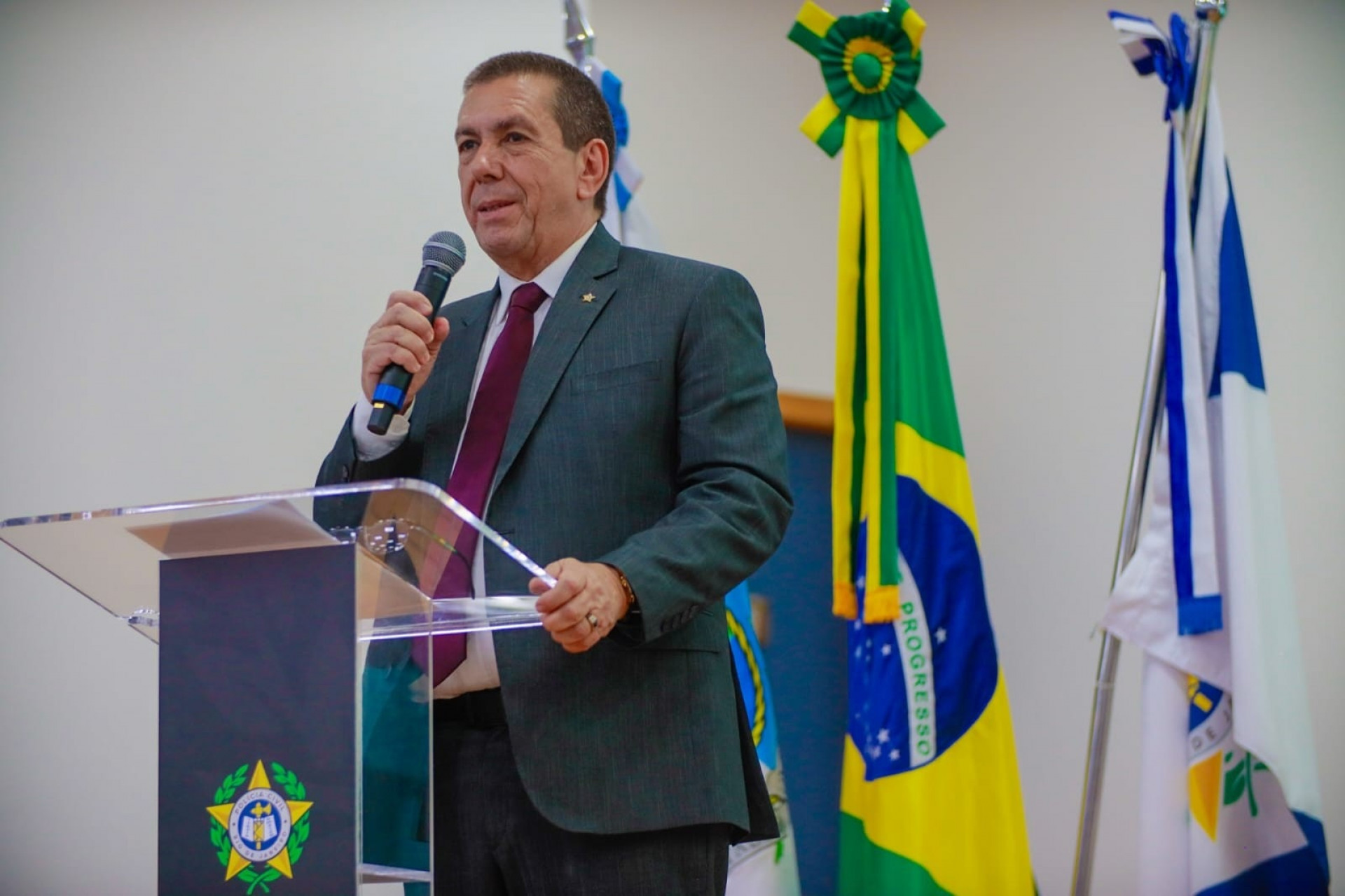 Novo secretário de Polícia Civil, delegado Delmir Gouvêa toma posse