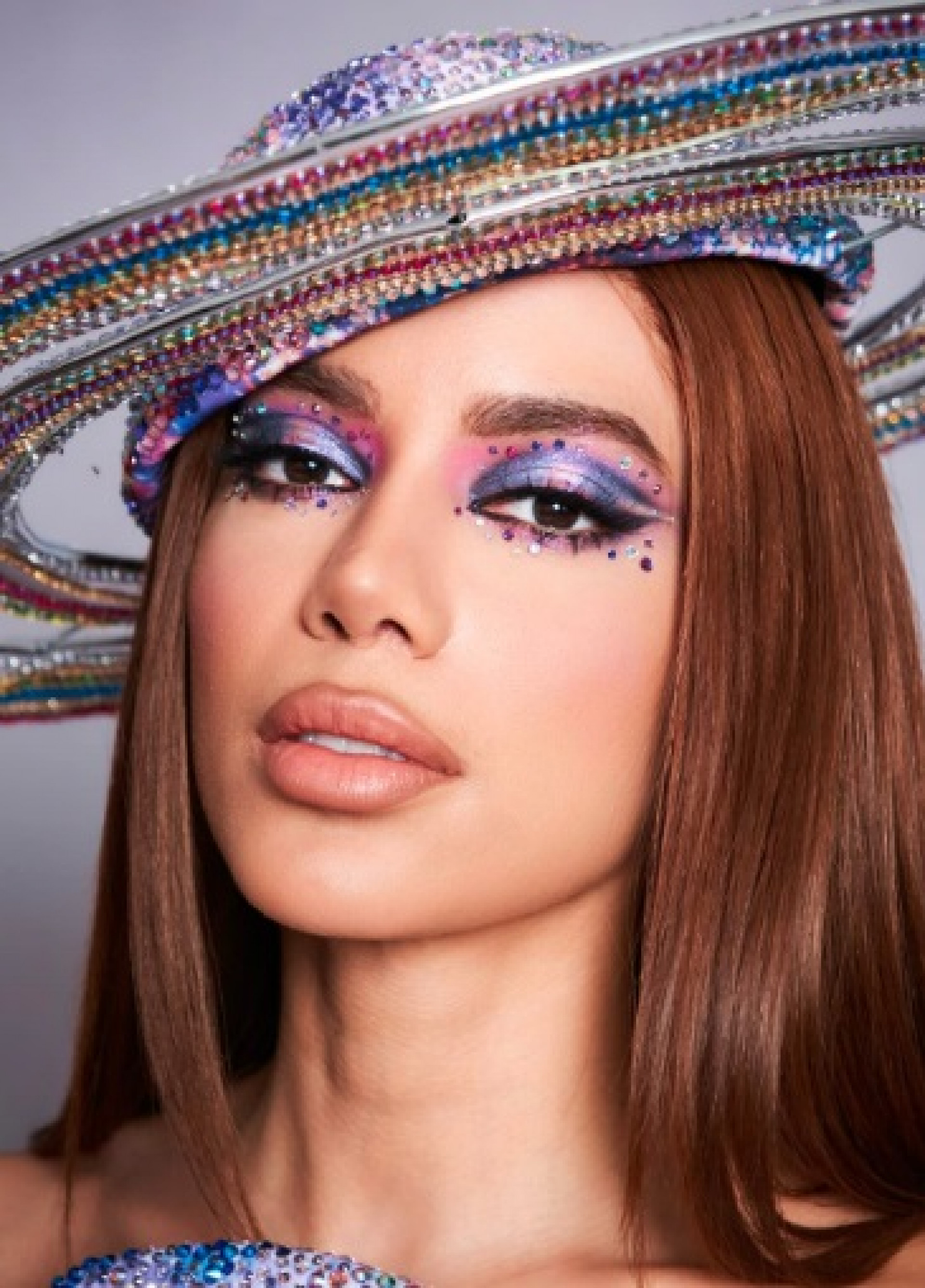 Anitta usa maquiagem em tons de roxo - Reprodução do Instagram