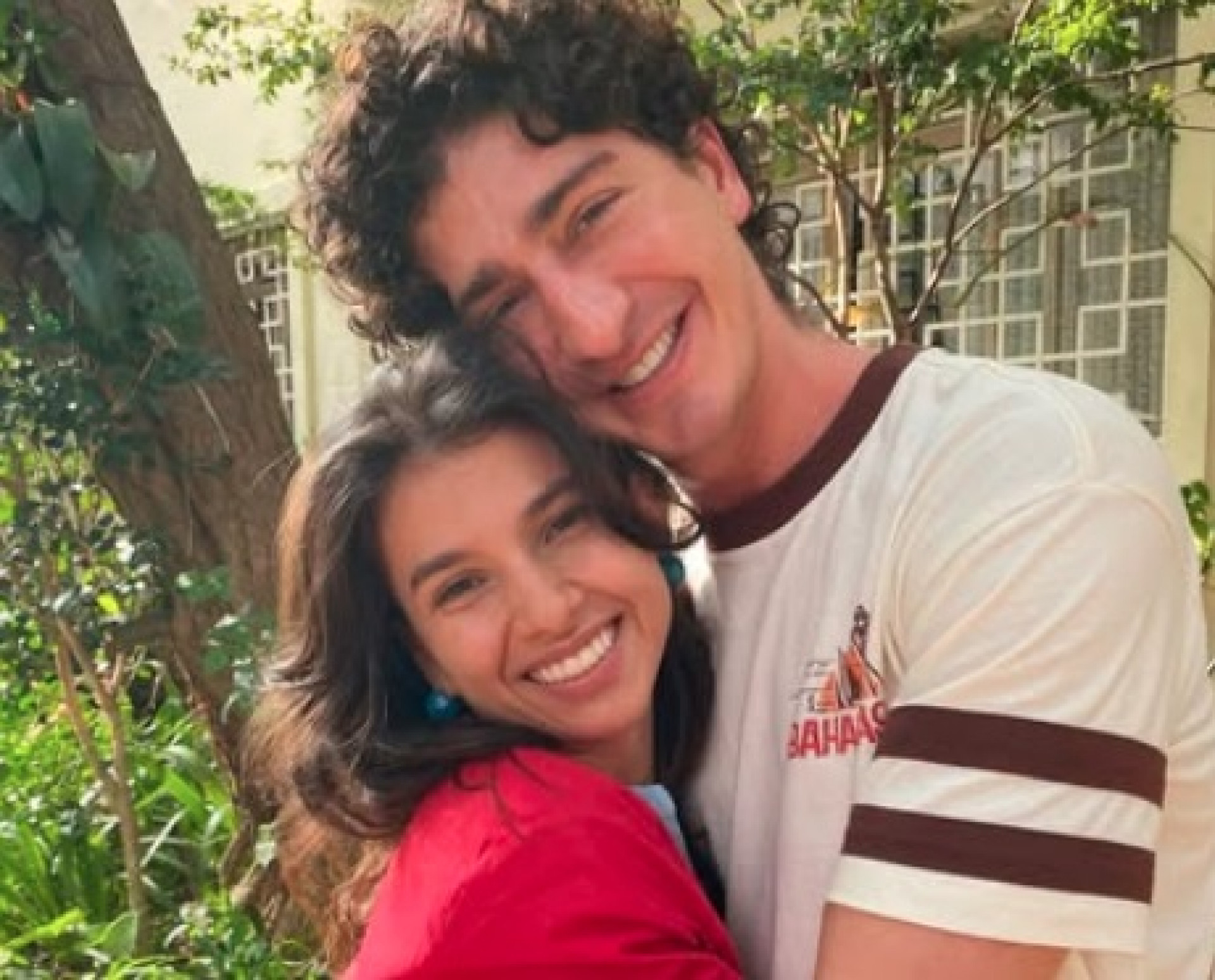 Júlia Portes interpreta mulher de personagem de Johnny Massaro em 'Emergência Radioativa' - Reprodução do Instagram