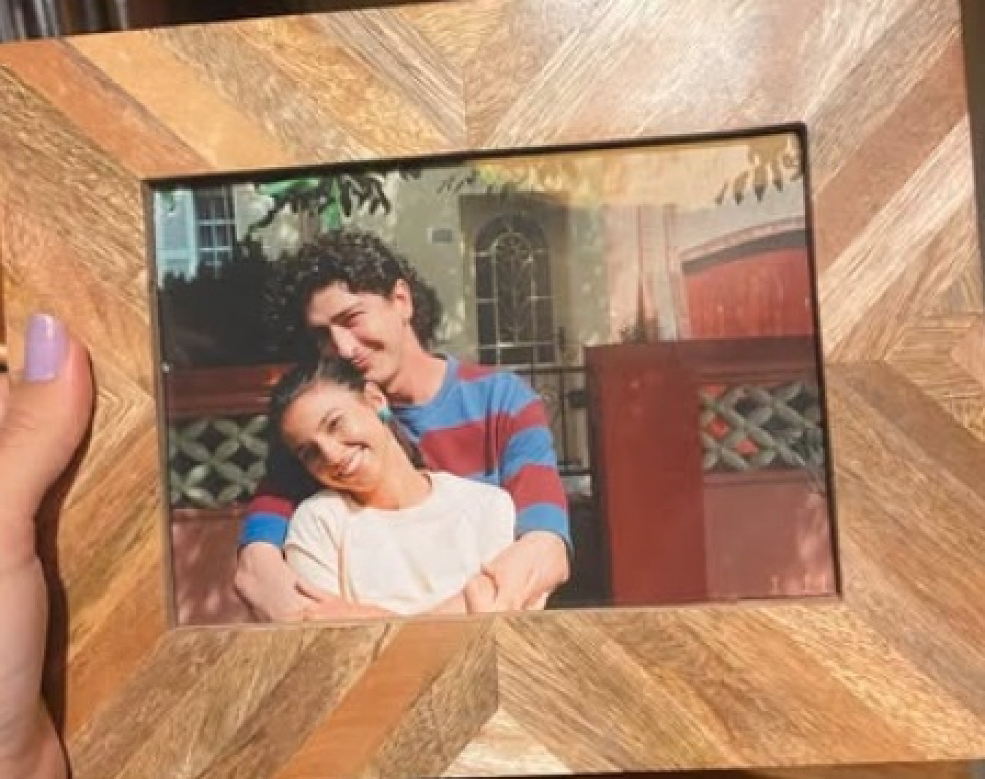 Júlia Portes interpreta mulher de personagem de Johnny Massaro em 'Emergência Radioativa' - Reprodução do Instagram