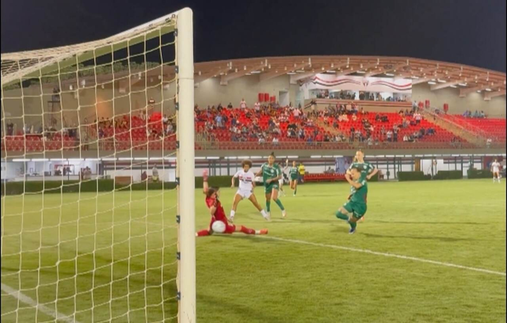S&atilde;o Paulo vence o Palmeiras e tira invencibilidade do rival no Brasileir&atilde;o Feminino