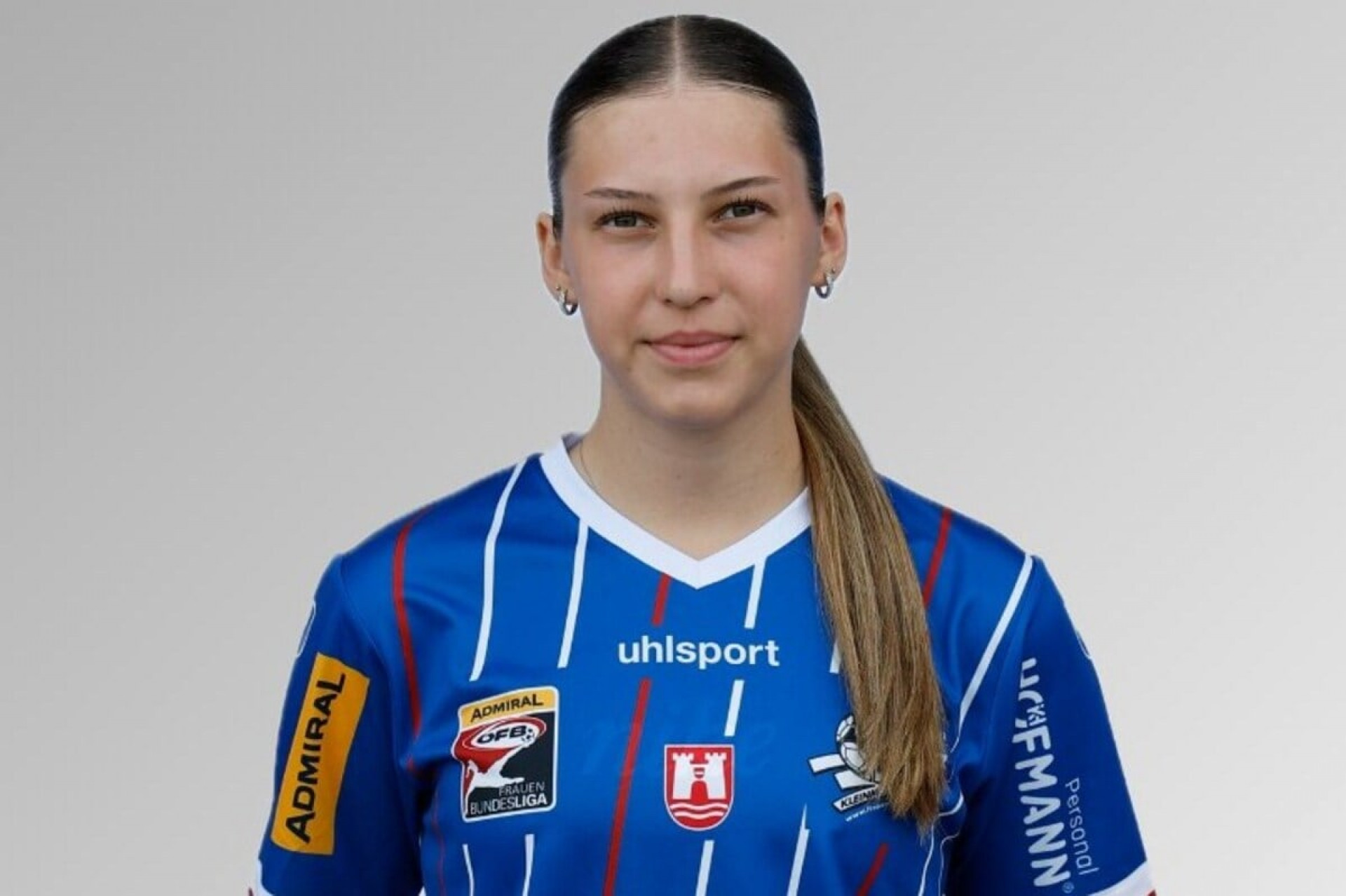 Jogadora de apenas 20 anos morre em grave acidente de carro