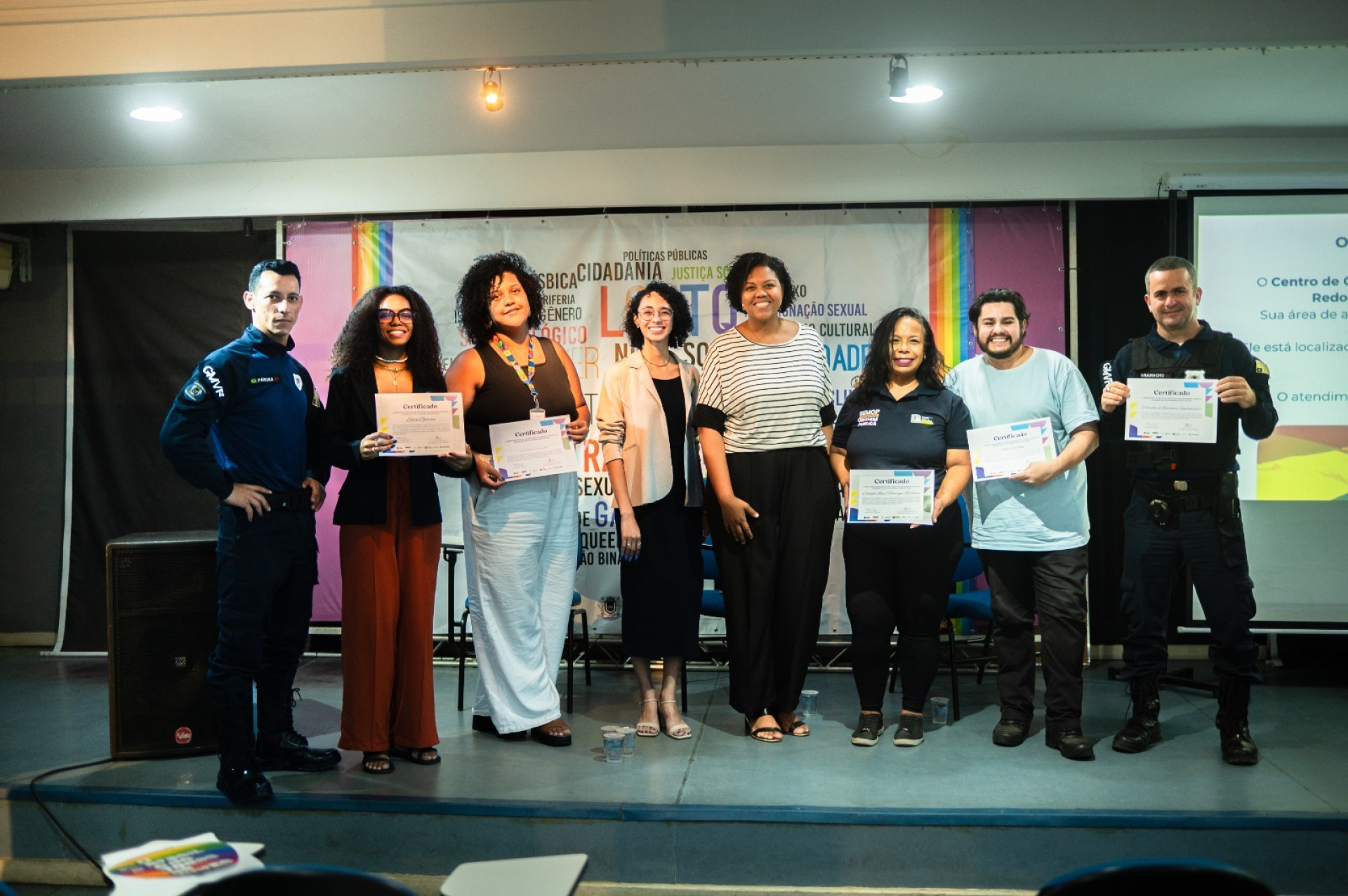 Cine-debate reúne autoridades e sociedade na Biblioteca Municipal de Volta Redonda