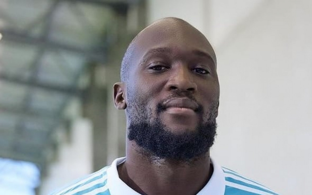 Camisa do M&eacute;xico inspirada em Chaves viraliza, mas segue fora dos planos oficiais