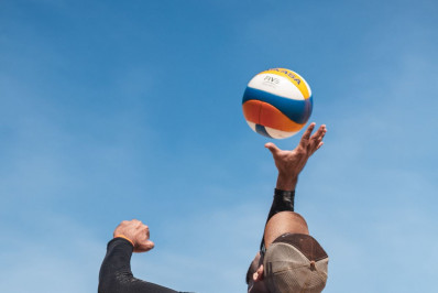 Mais de 400 atletas participam do Circuito BlueMan de Vôlei de Praia neste fim de semana em Icaraí