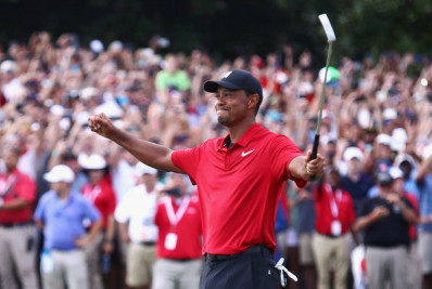 Tiger Woods paga fiança e deixa prisão na Flórida após capotar o carro