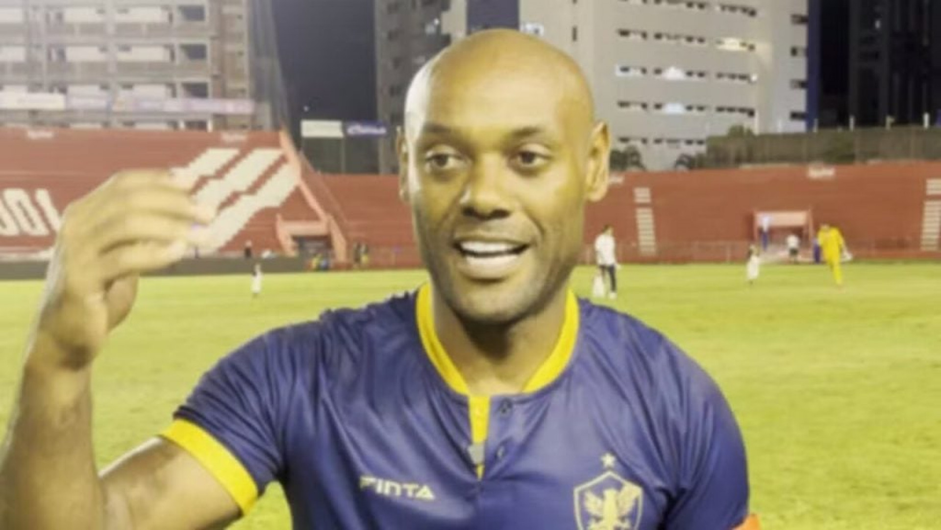 V&aacute;gner Love encerra carreira com gol no &uacute;timo minuto