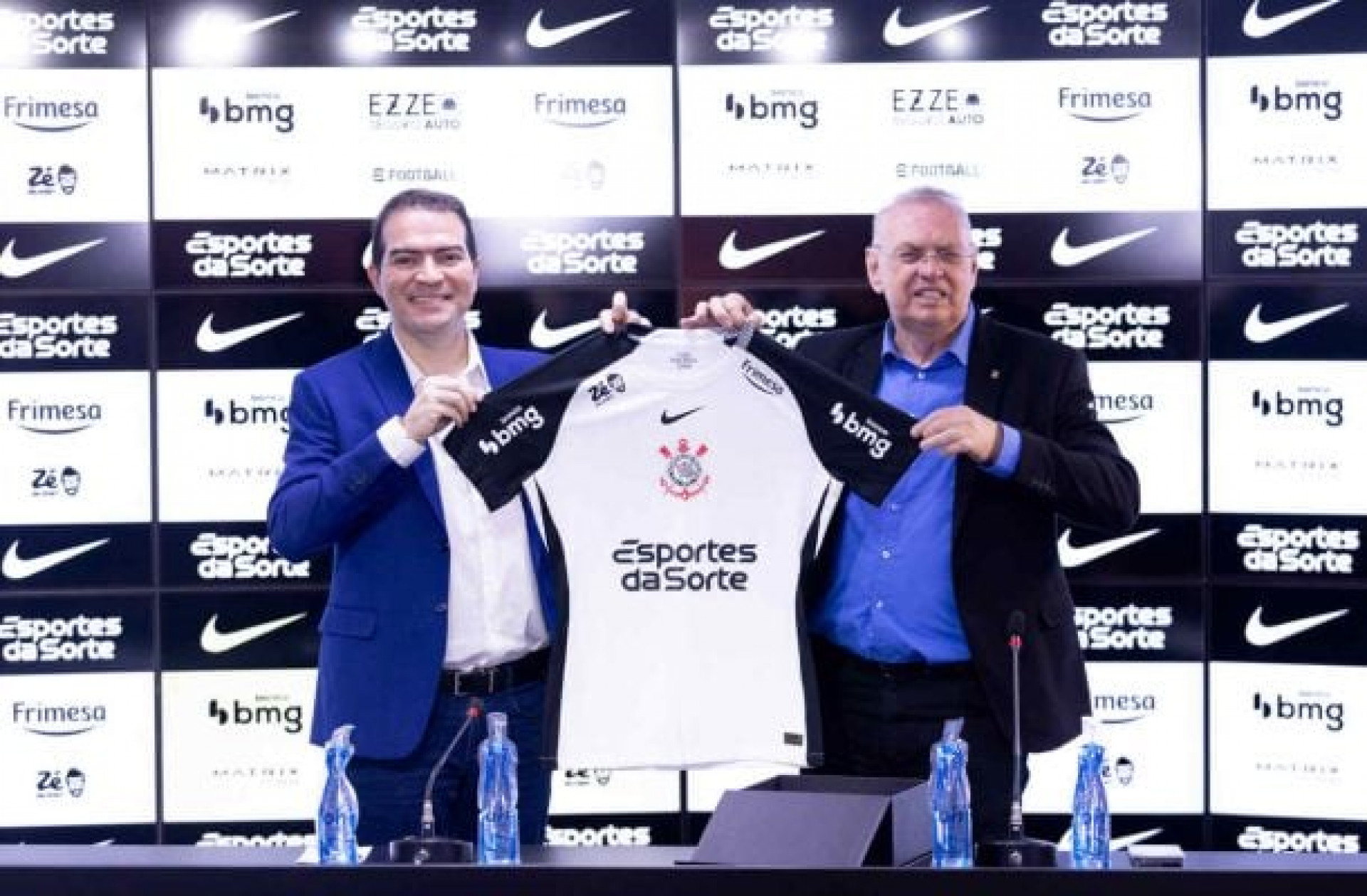 Corinthians fecha janela com baixo investimento e lacunas no elenco