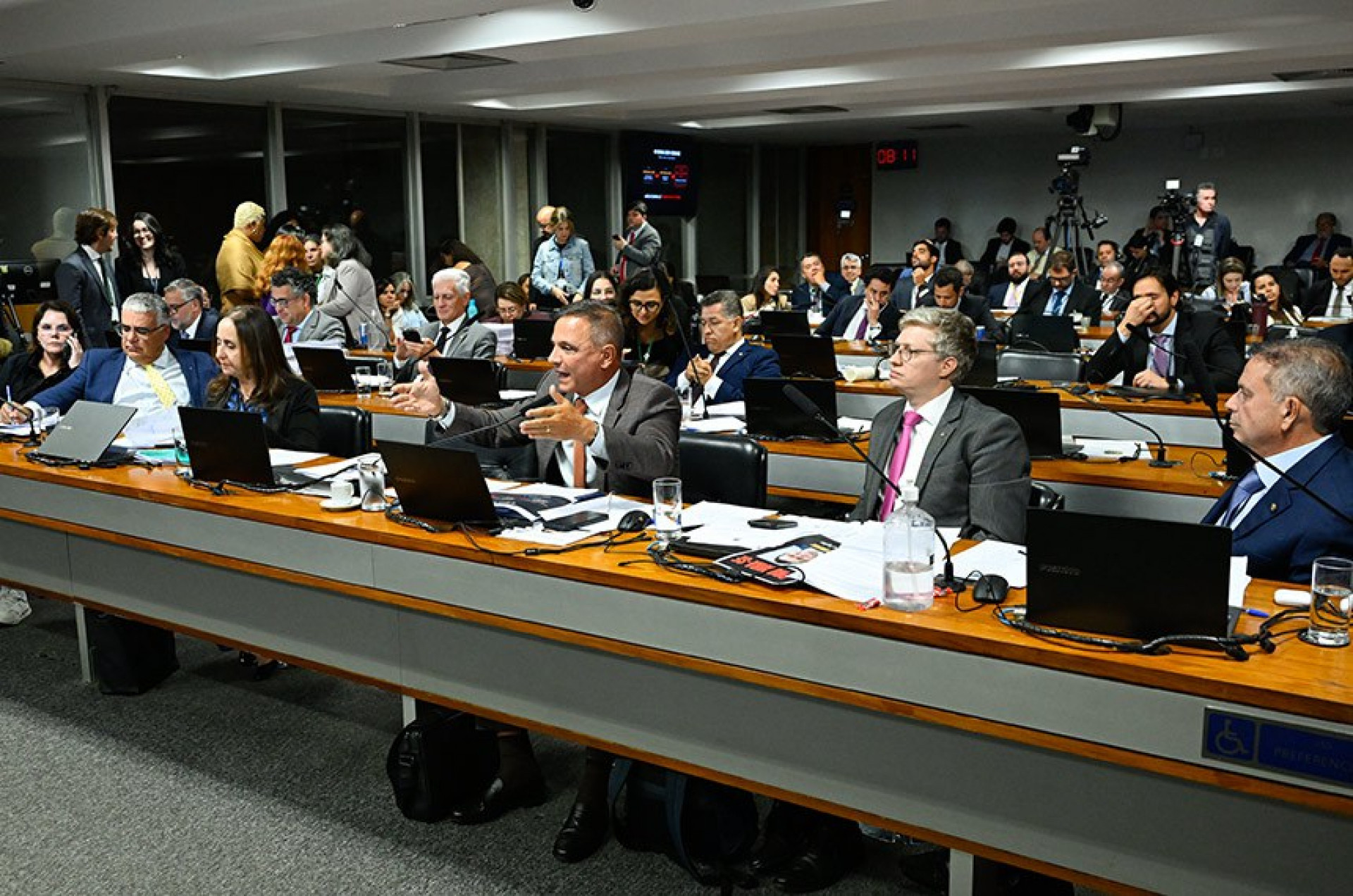 CPMI do INSS rejeita relatório que pedia indiciamento de 'Lulinha', Vorcaro e Bolsonaro