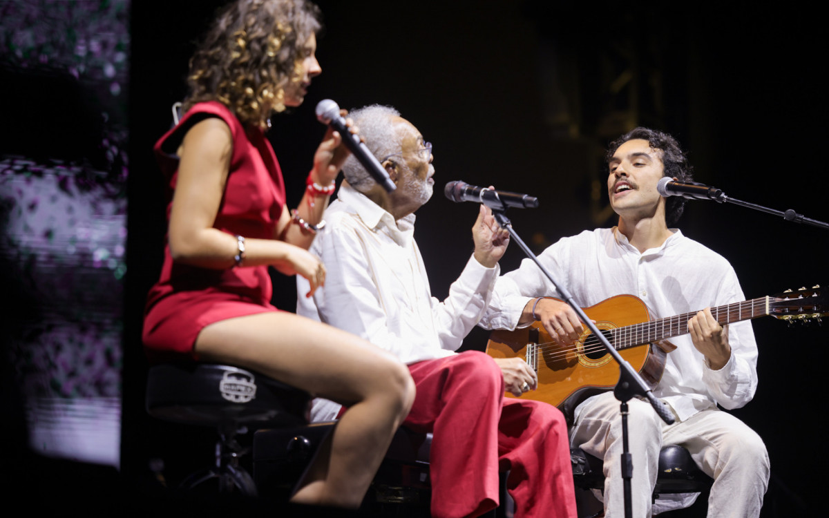 Gilberto Gil canta com Flor e Bento