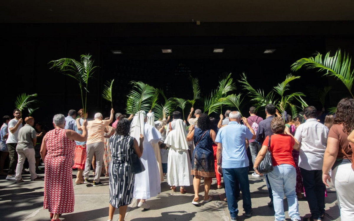 Dom Orani celebra Domingo de Ramos na Catedral