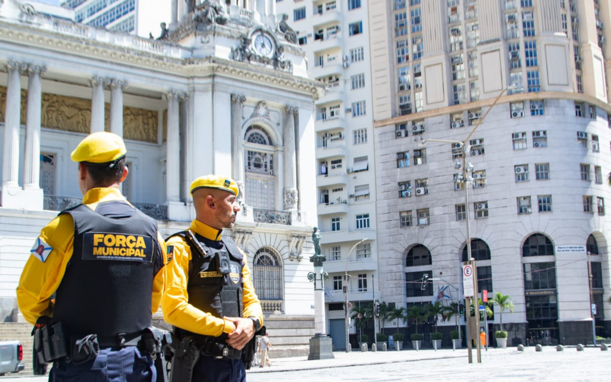 Agentes da For&ccedil;a Municipal combatem roubos e furtos em &aacute;reas de maior incid&ecirc;ncia desses crimes na cidade