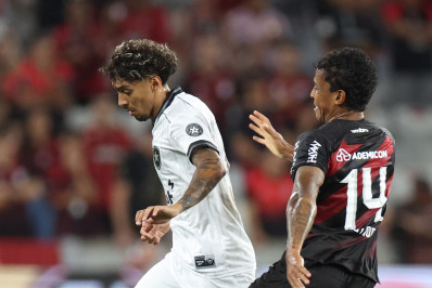 Furacão afunda Glorioso na zona 