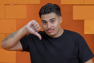 Vídeo: Ex-BBB Pedro Espíndola briga em barbearia