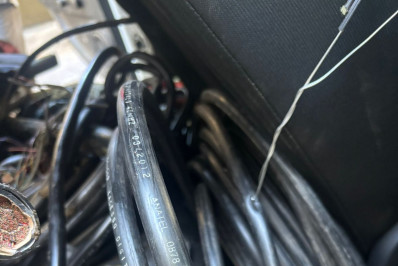 Dupla é presa em flagrante furtando cabos metálicos de empresas de telefonia na Tijuca