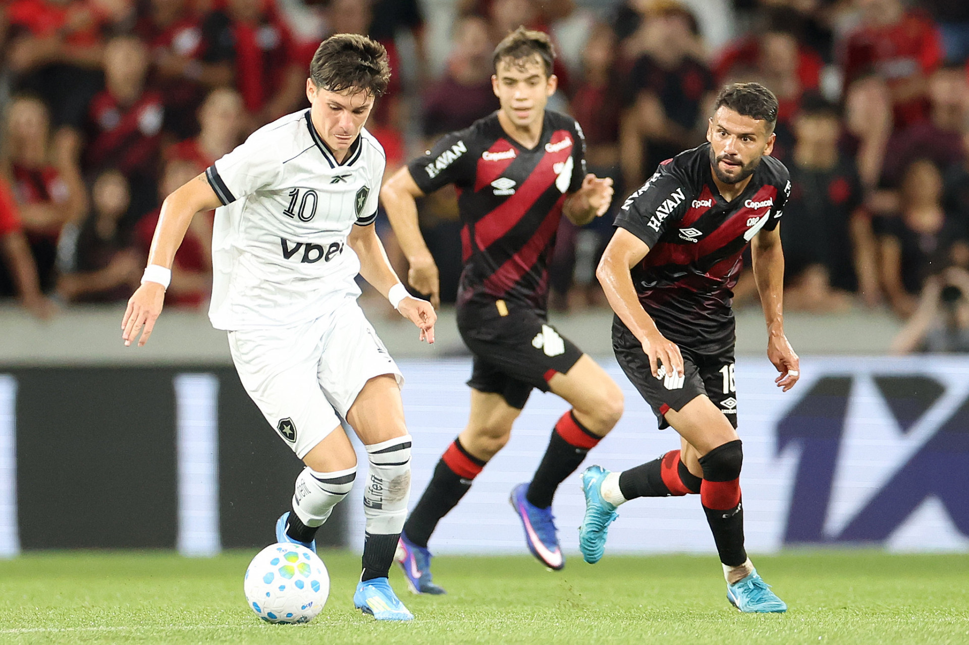 Botafogo perdeu para o Athletico-PR pelo Brasileirão - Vitor Silva / Botafogo