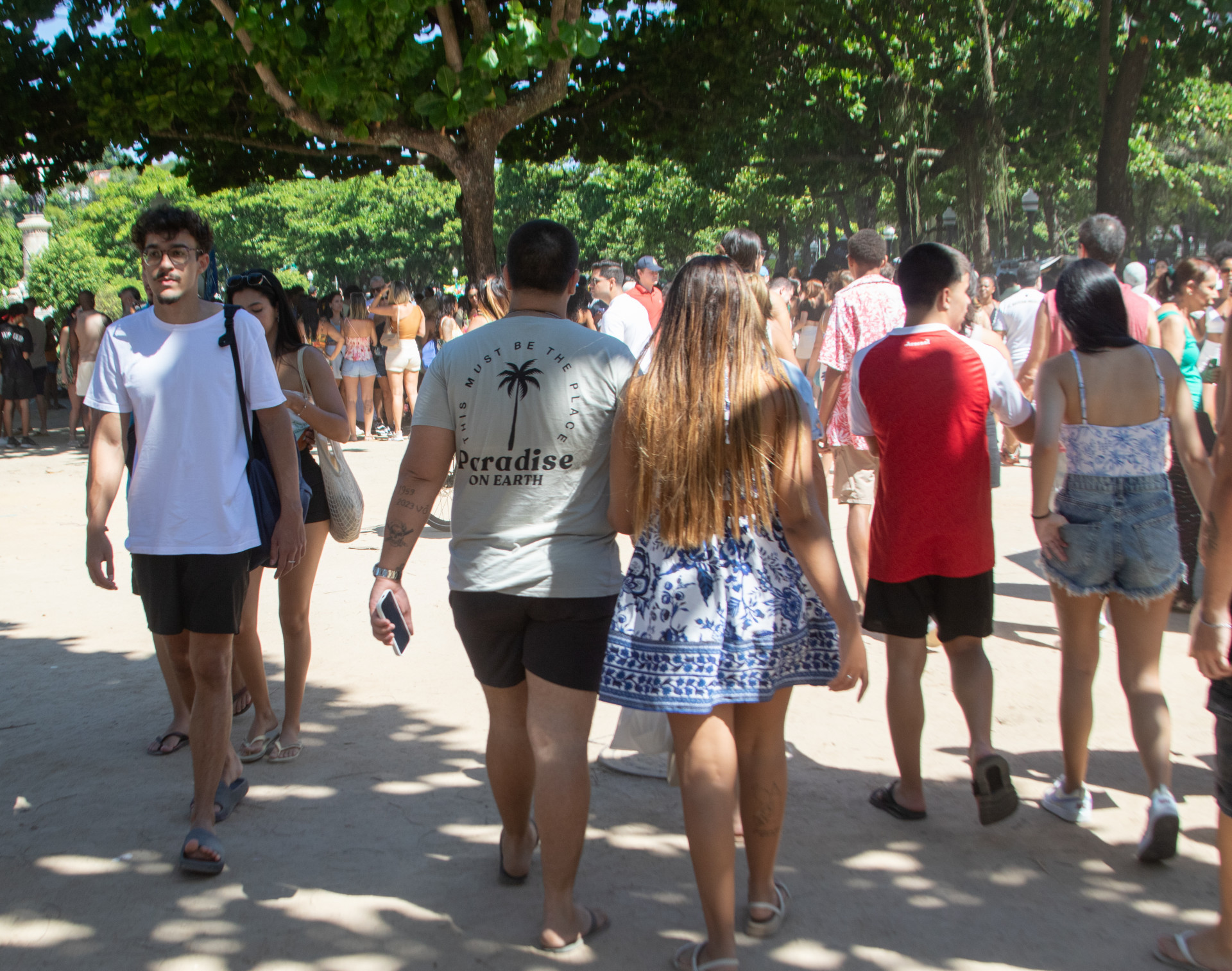 Cariocas aproveitaram o domingo ensolarado na Praça Paris, na Glória, região central do Rio - Erica Martin/Agencia O Dia