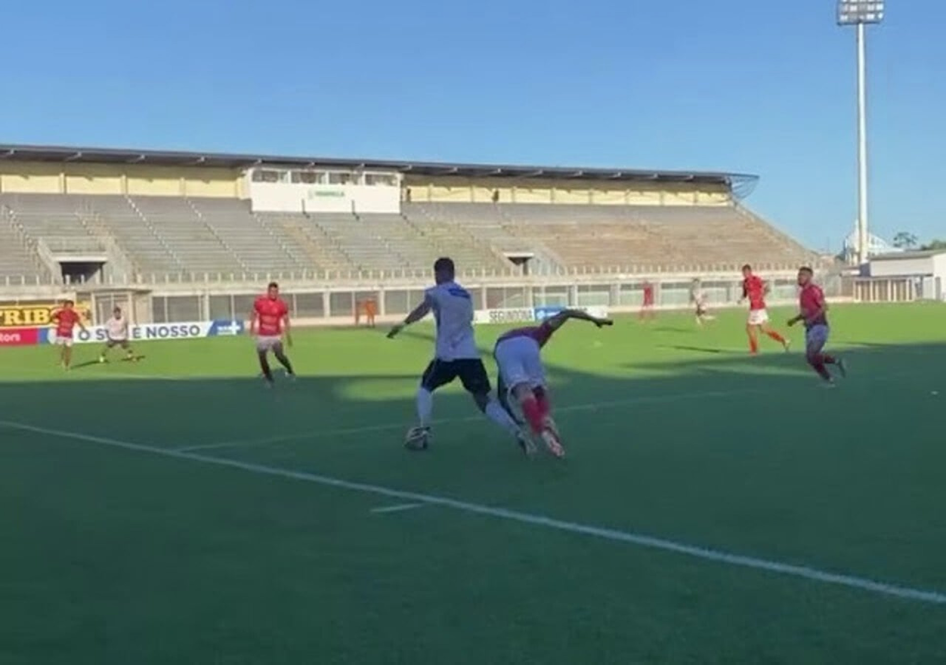 Incr&iacute;vel no Paranaense: Arauc&aacute;ria vencia de 6 a 2 at&eacute; os 35 da etapa final e cede empate