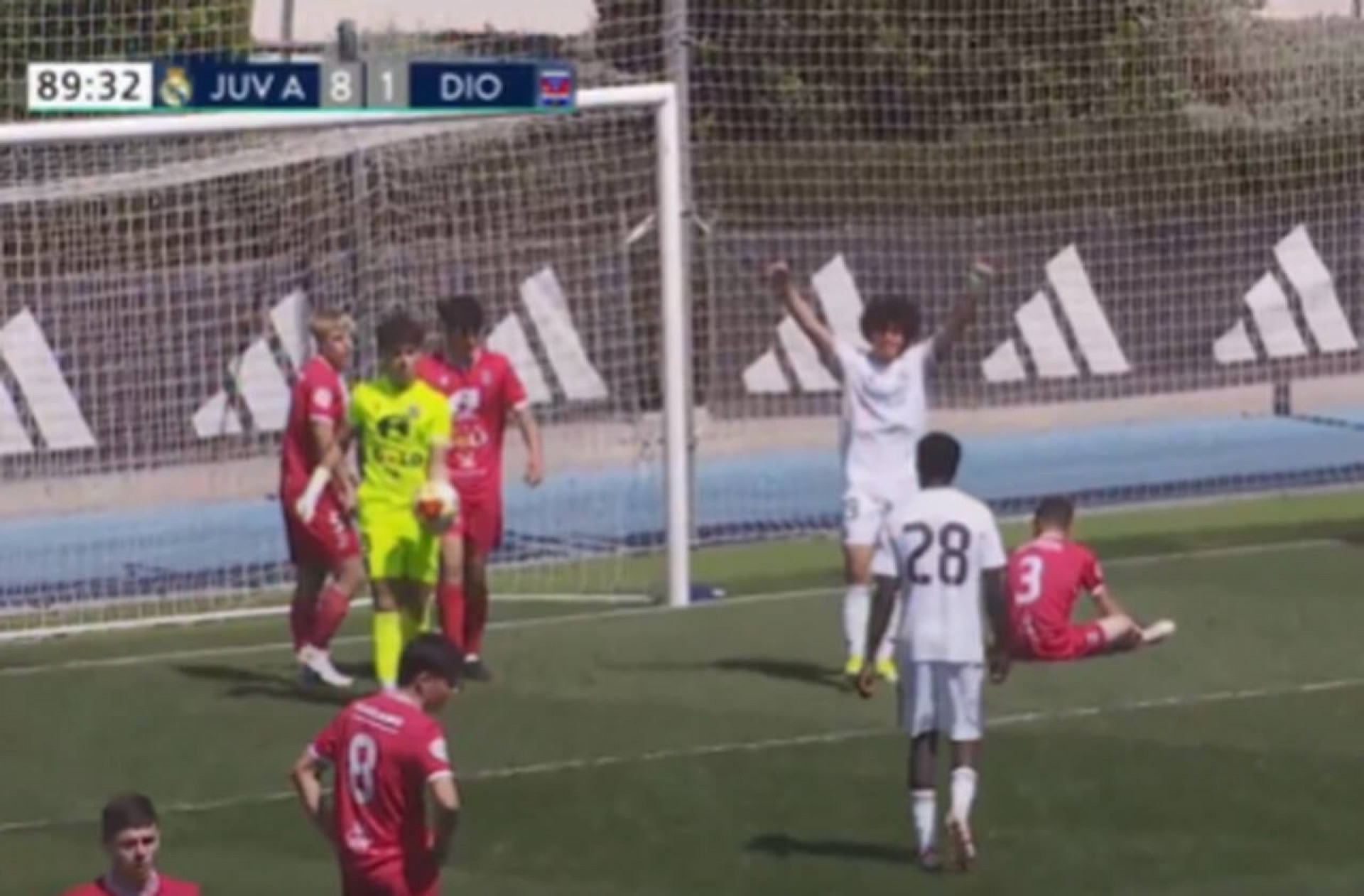 V&iacute;deo: filho de Marcelo brilha com hat trick em jogo da base do Real Madrid