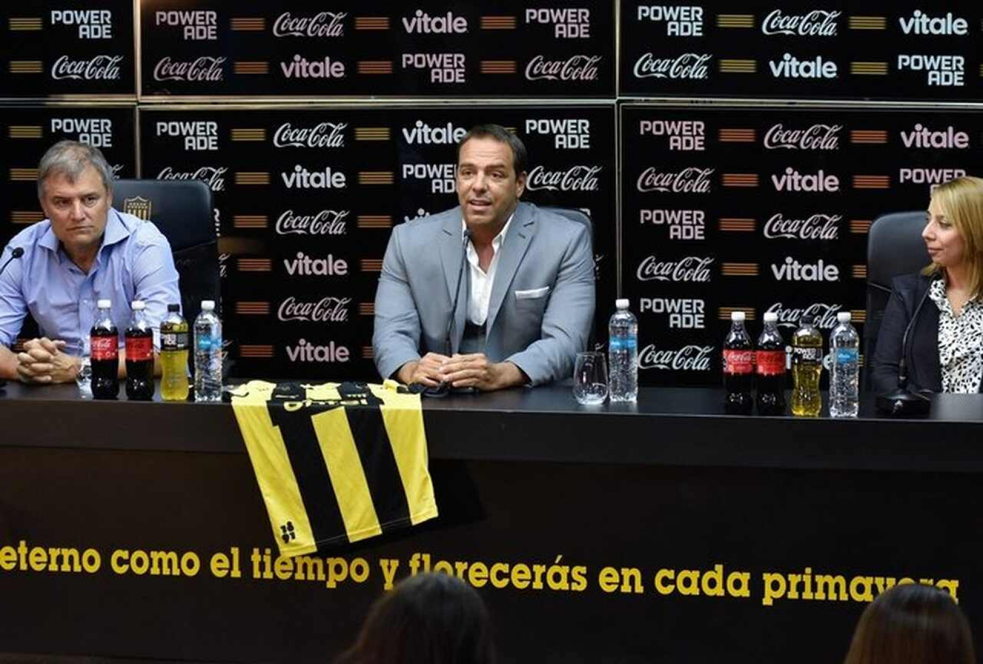 Presidente do Pe&ntilde;arol pedir&aacute; a “torcedores comuns” para n&atilde;o virem ao Brasil