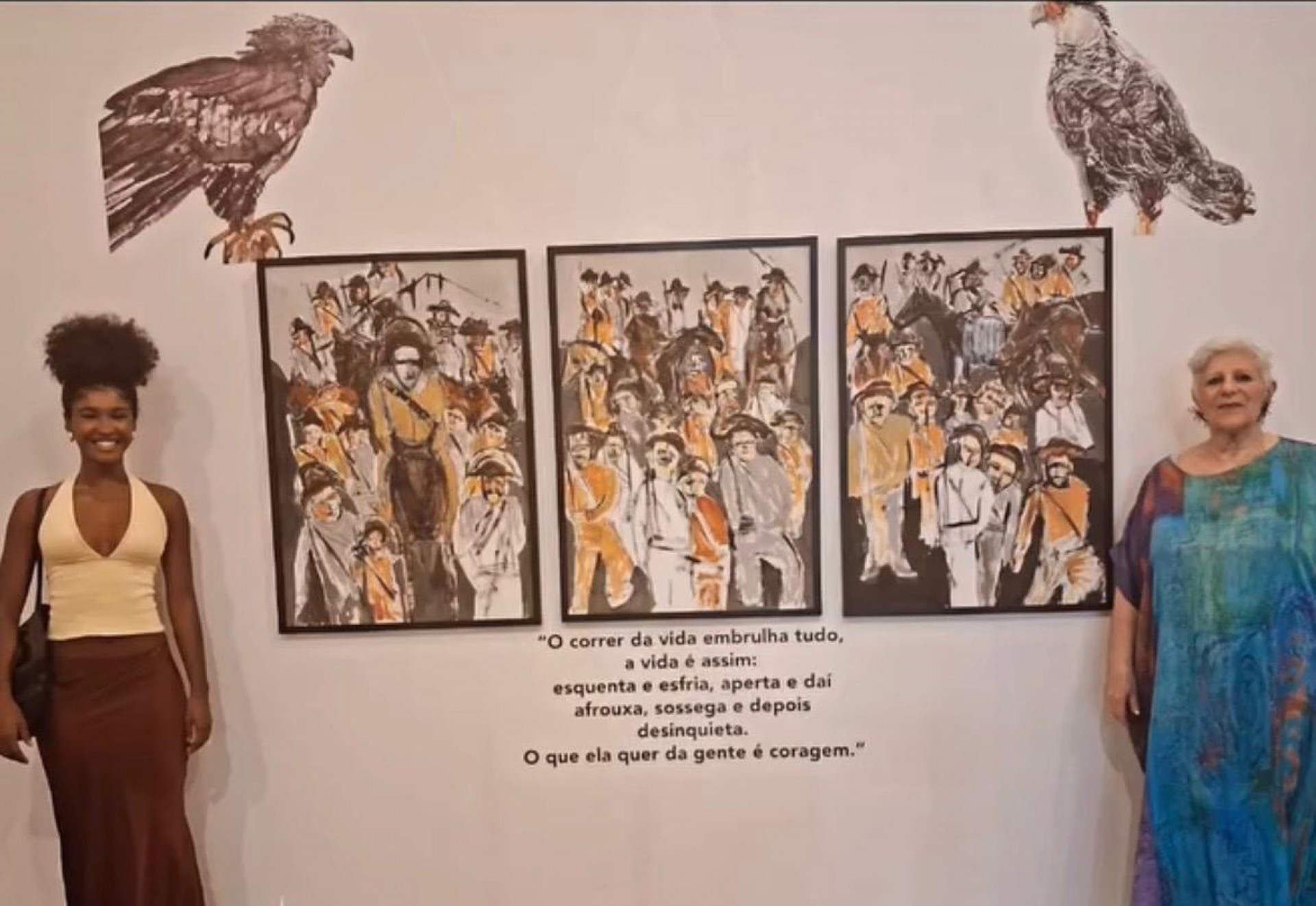 Mostra reúne obras da artista visual Graça Craidy (à direita da foto)
 - Reprodução / Redes sociais