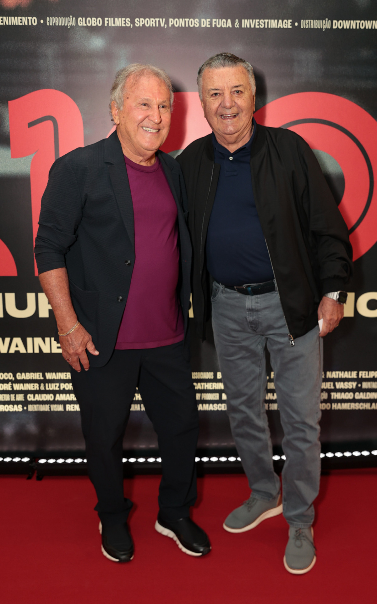 Zico reúne familiares, amigos e jogadores em pré-estreia de filme sobre sua trajetória