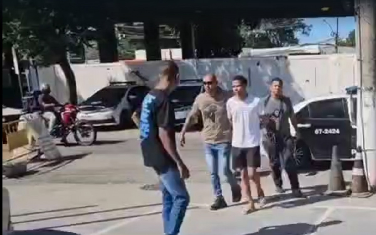 João estava com um mandado de prisão aberto pelos crimes de tentativa de feminicídio e perseguição