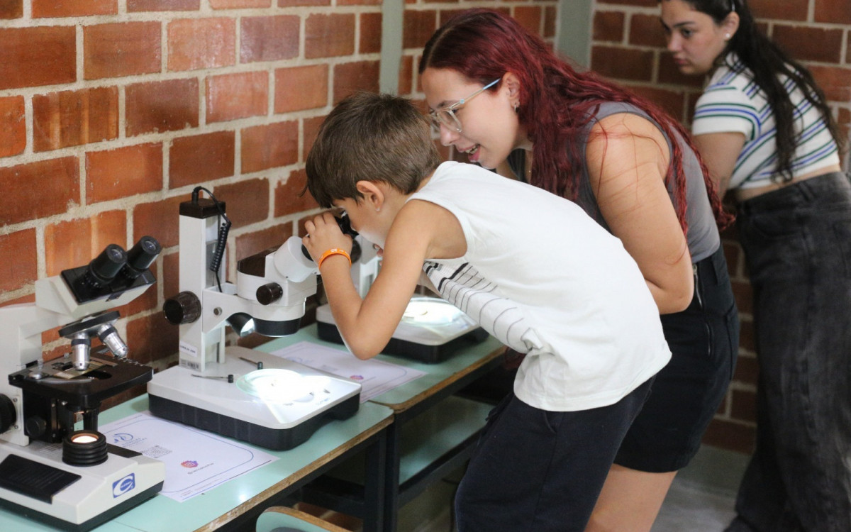Alunos do curso de Ciências Biológicas do UniFOA levaram aos frequentadores do Zoo-VR uma série de atividades interativas e educativas