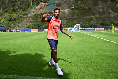 Plata é acolhido no Equador após problemas disciplinares no Flamengo