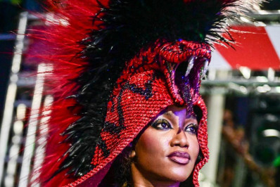 Iza deixa bateria da Imperatriz Leopoldinense e assume novo cargo na escola