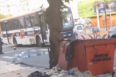 Homem morre após acidente entre ônibus e moto no Cachambi